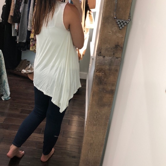 POL medium oversized cream floral embroidered top - Picture 2 of 4